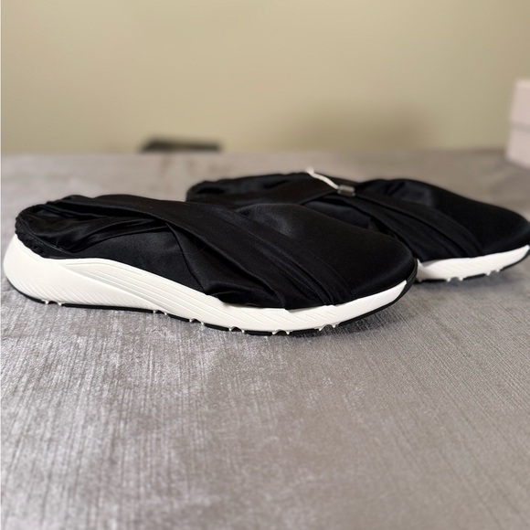 Casadei Satin Stretch Sneakers Black EU 40 New NIB - Picture 6 of 8